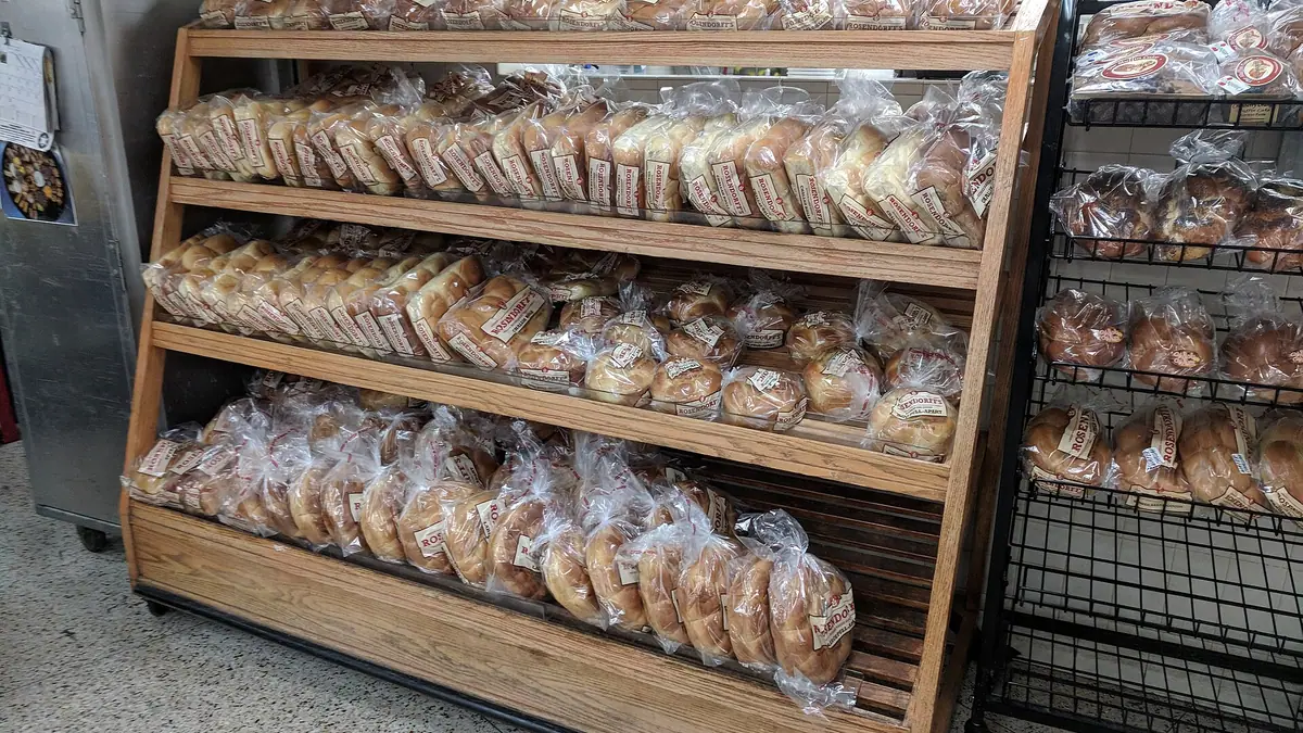 Walkers the Bakers – bakery in Wotton-under-Edge town centre